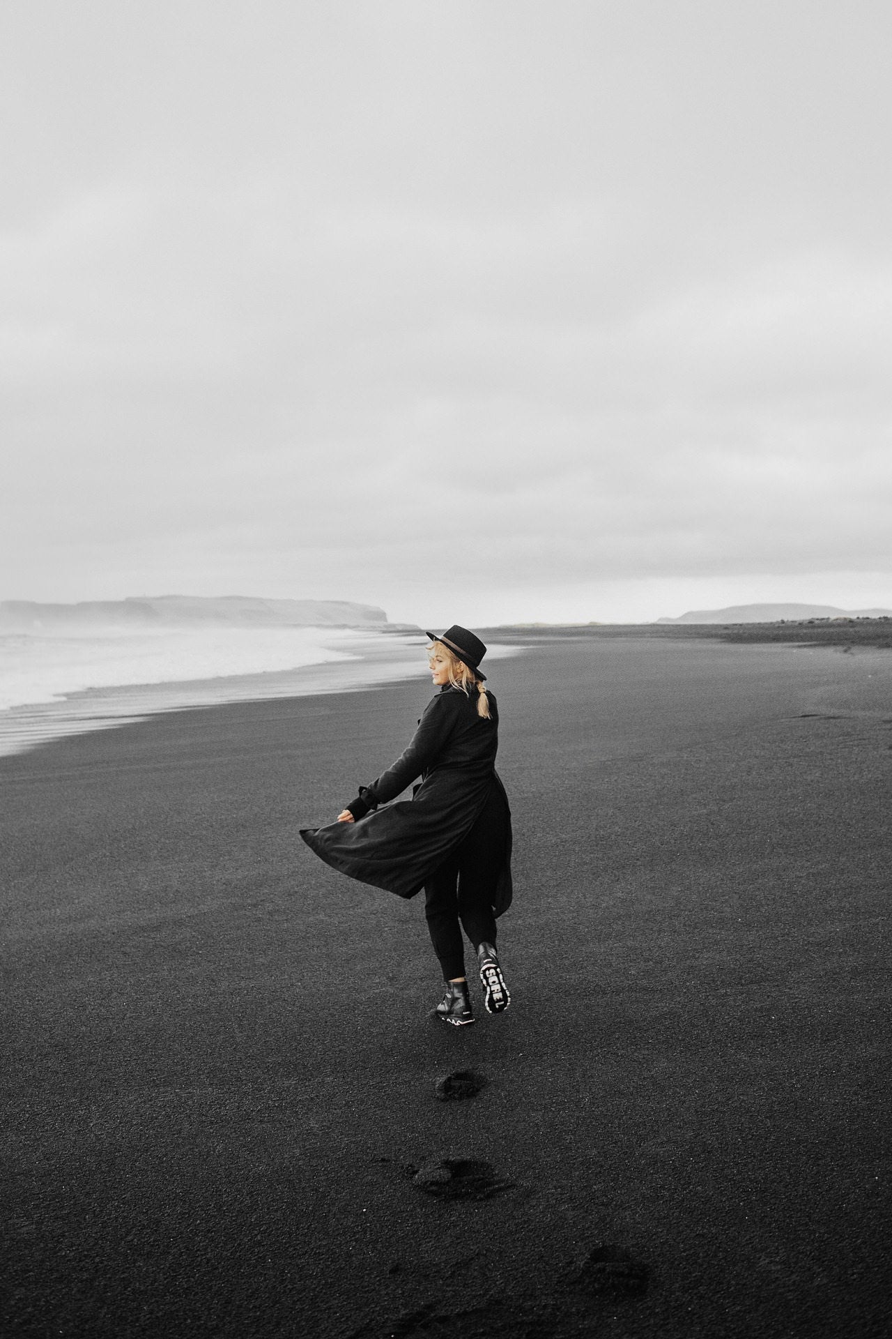 BLACK SAND