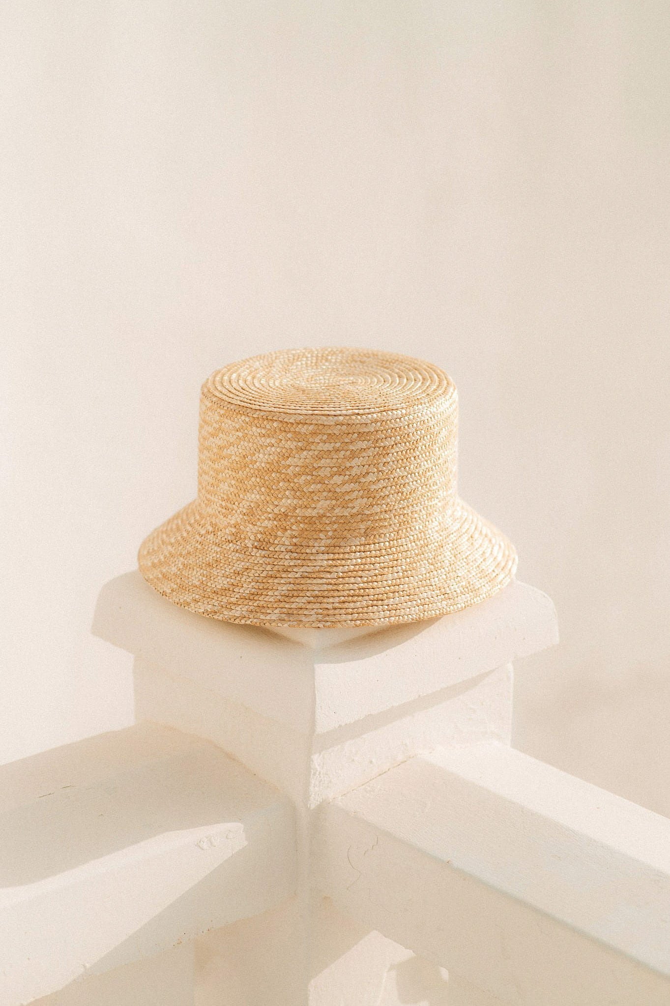 STRAW BUCKET