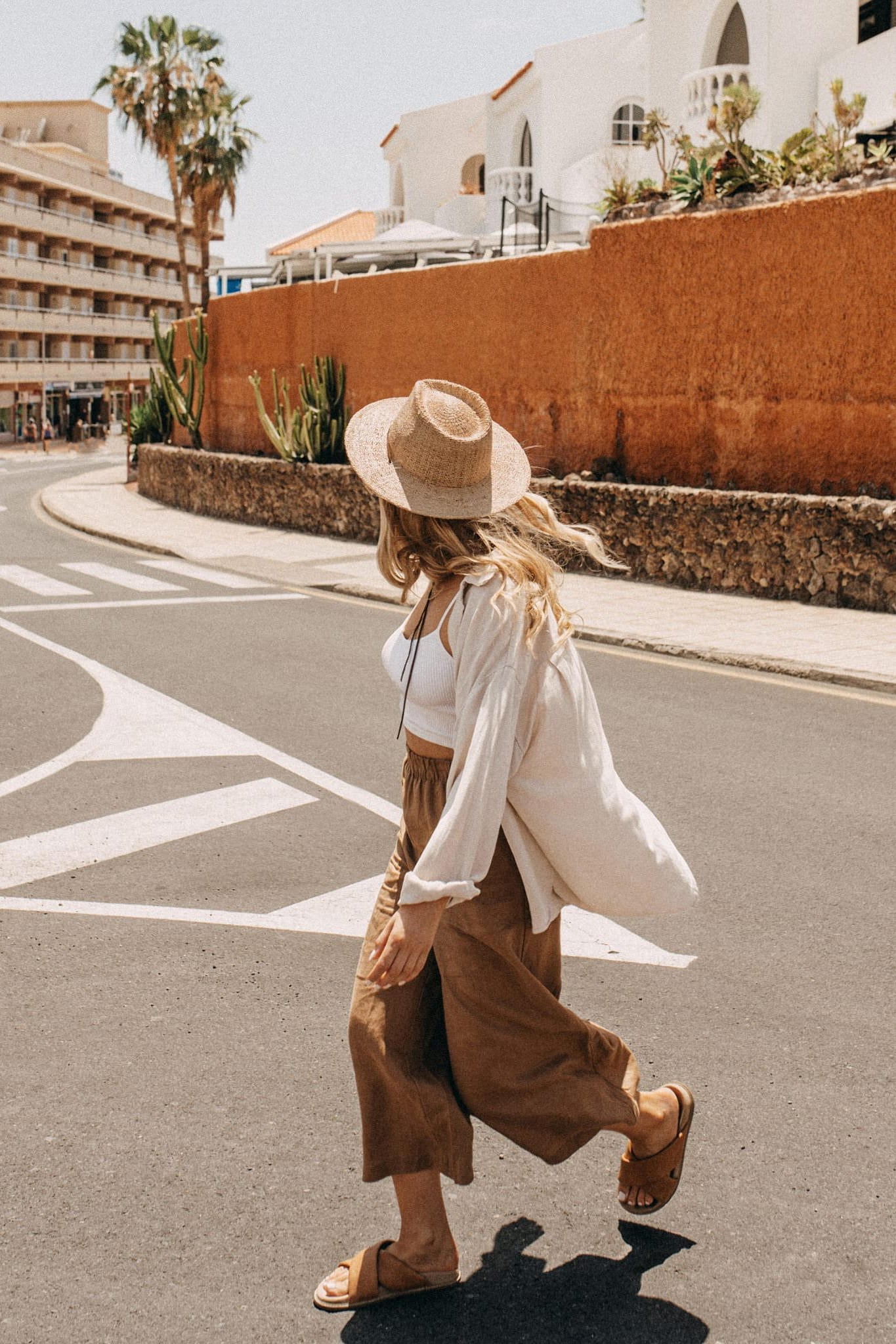 TRAVEL HAT