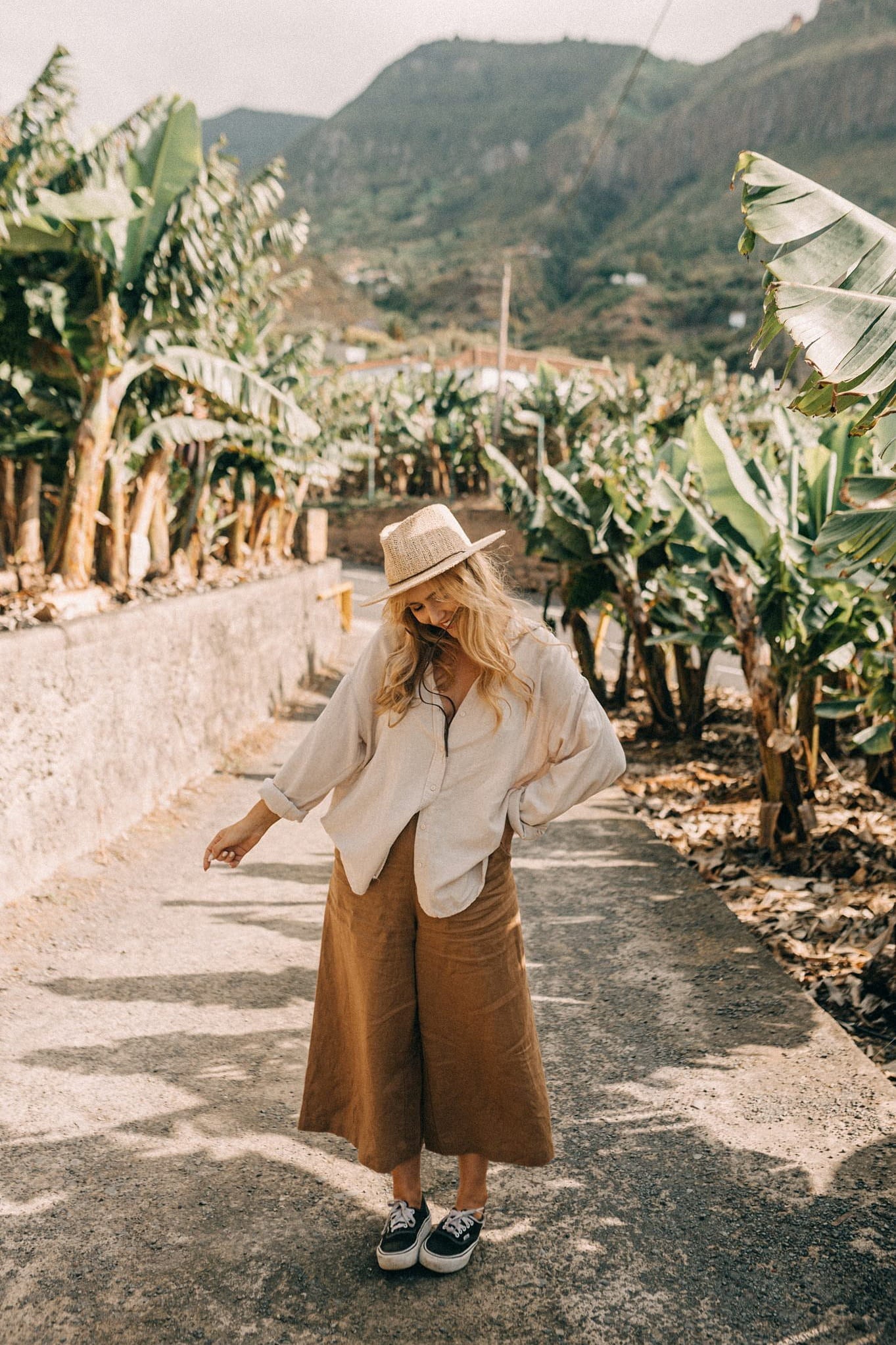 TRAVEL HAT