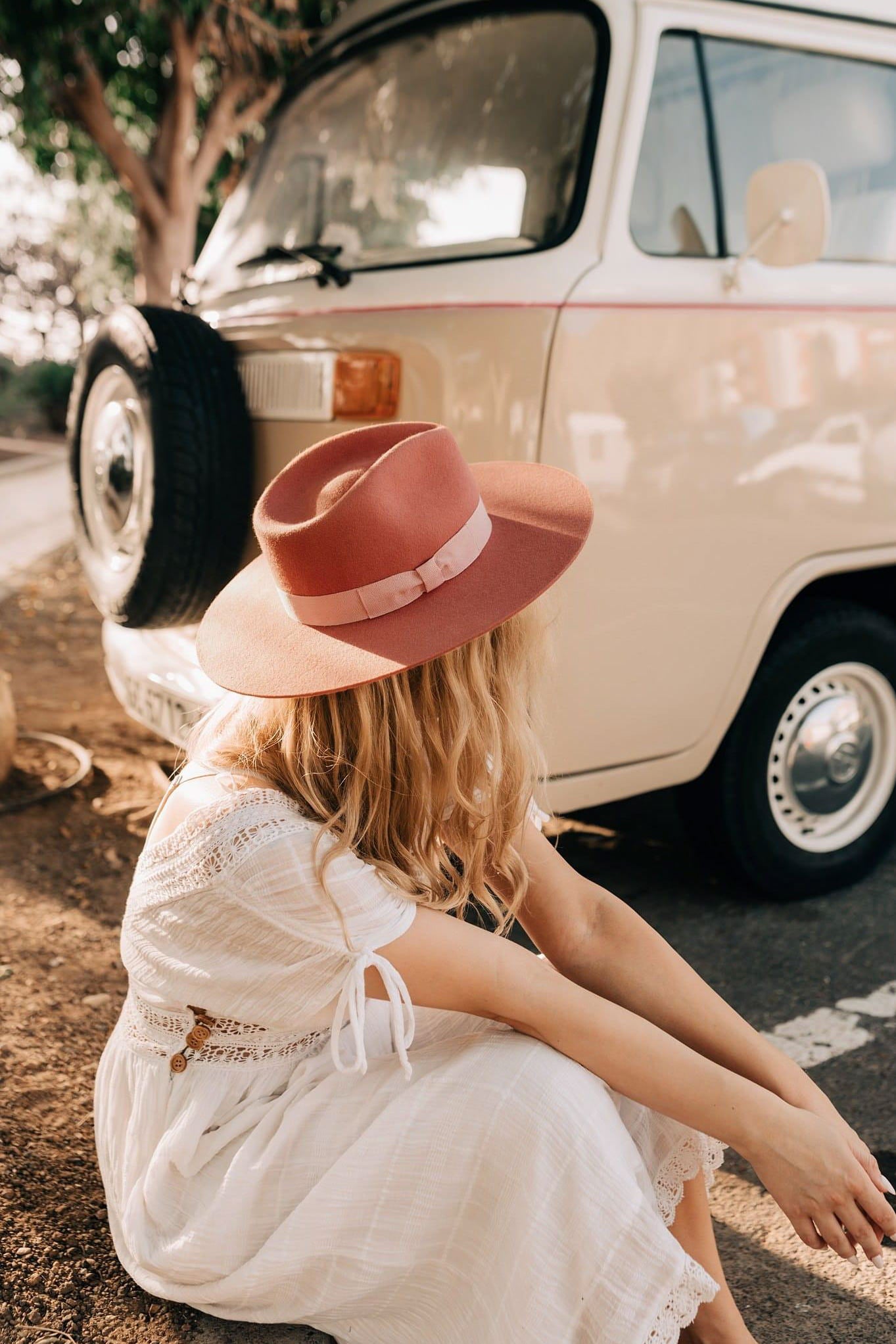 VINTAGE ROSE