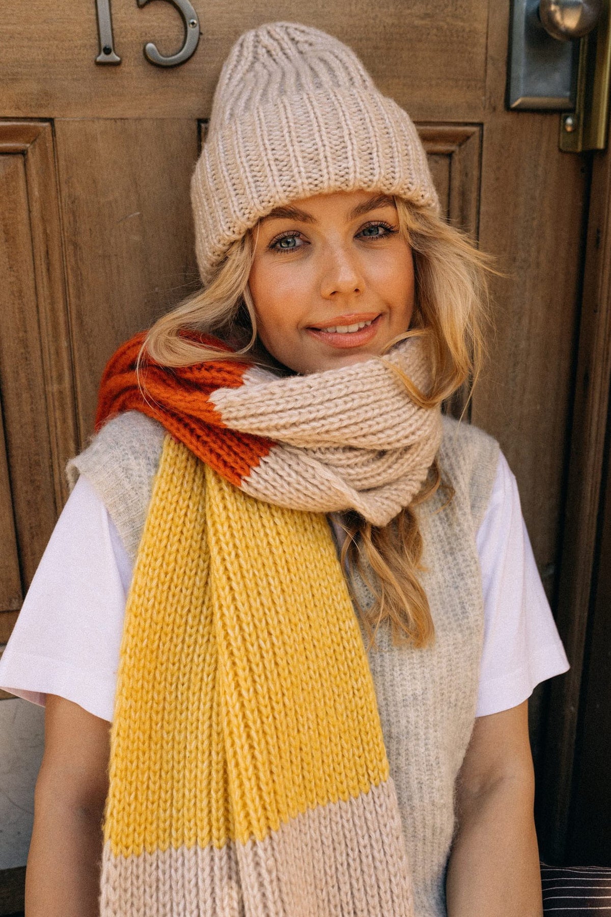 FLUFFY SMILEY SCARF