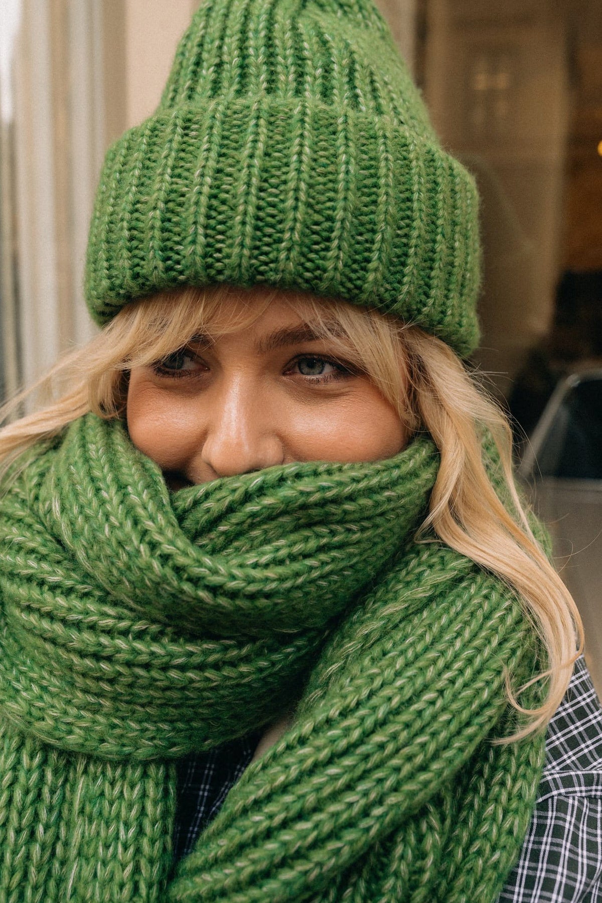 SCARF FLUFFY GRASS