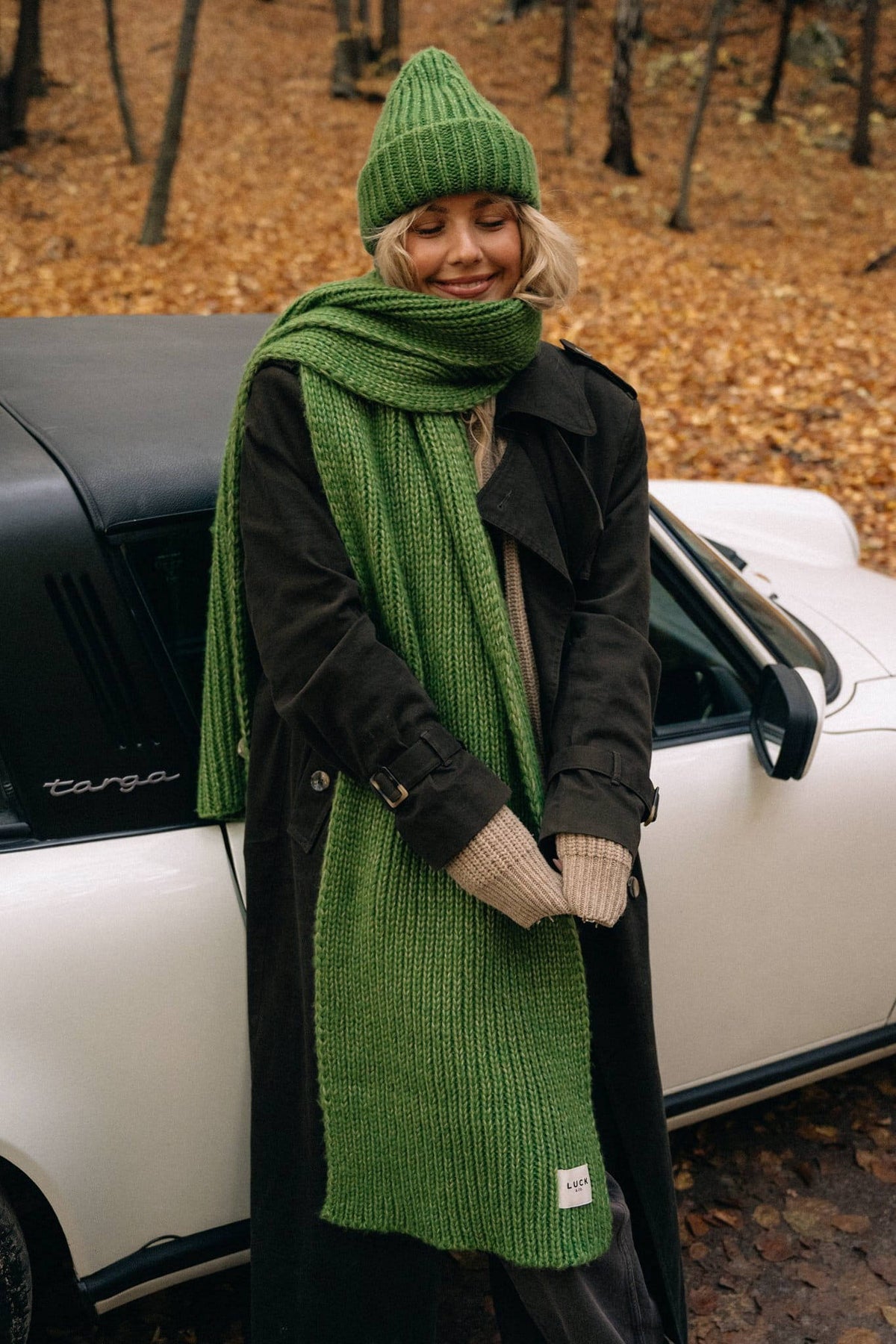 SCARF FLUFFY GRASS