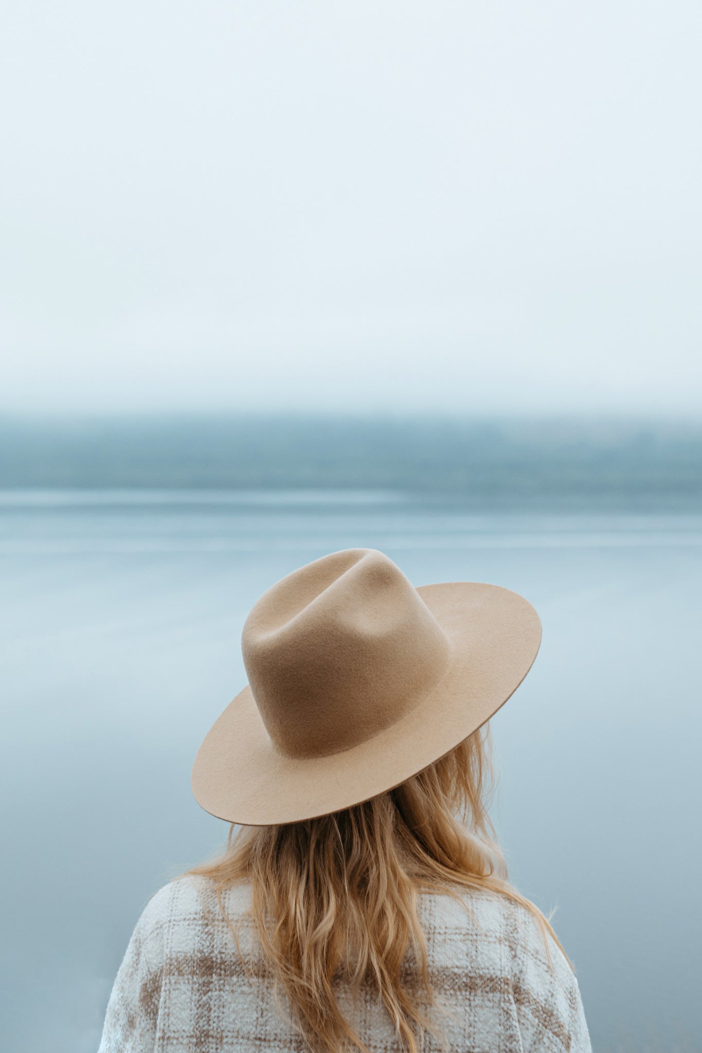 CLASSY BEIGE