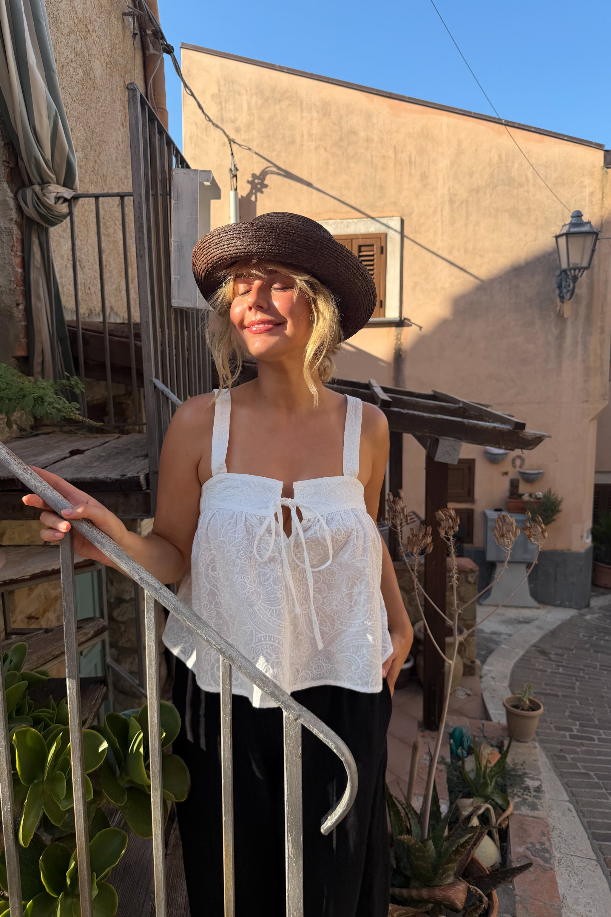 SUNKISSED SUNNY BUCKET
