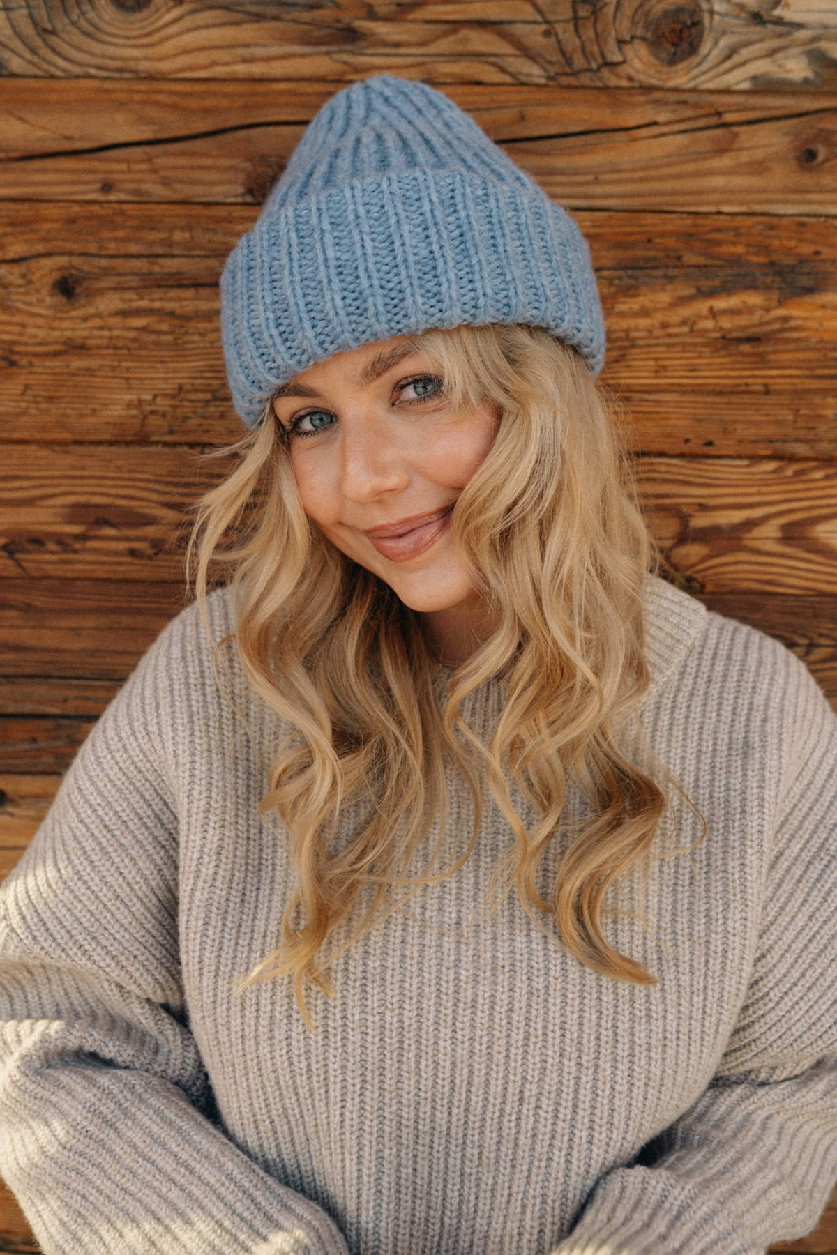 FLUFFY WINTER BLUE
