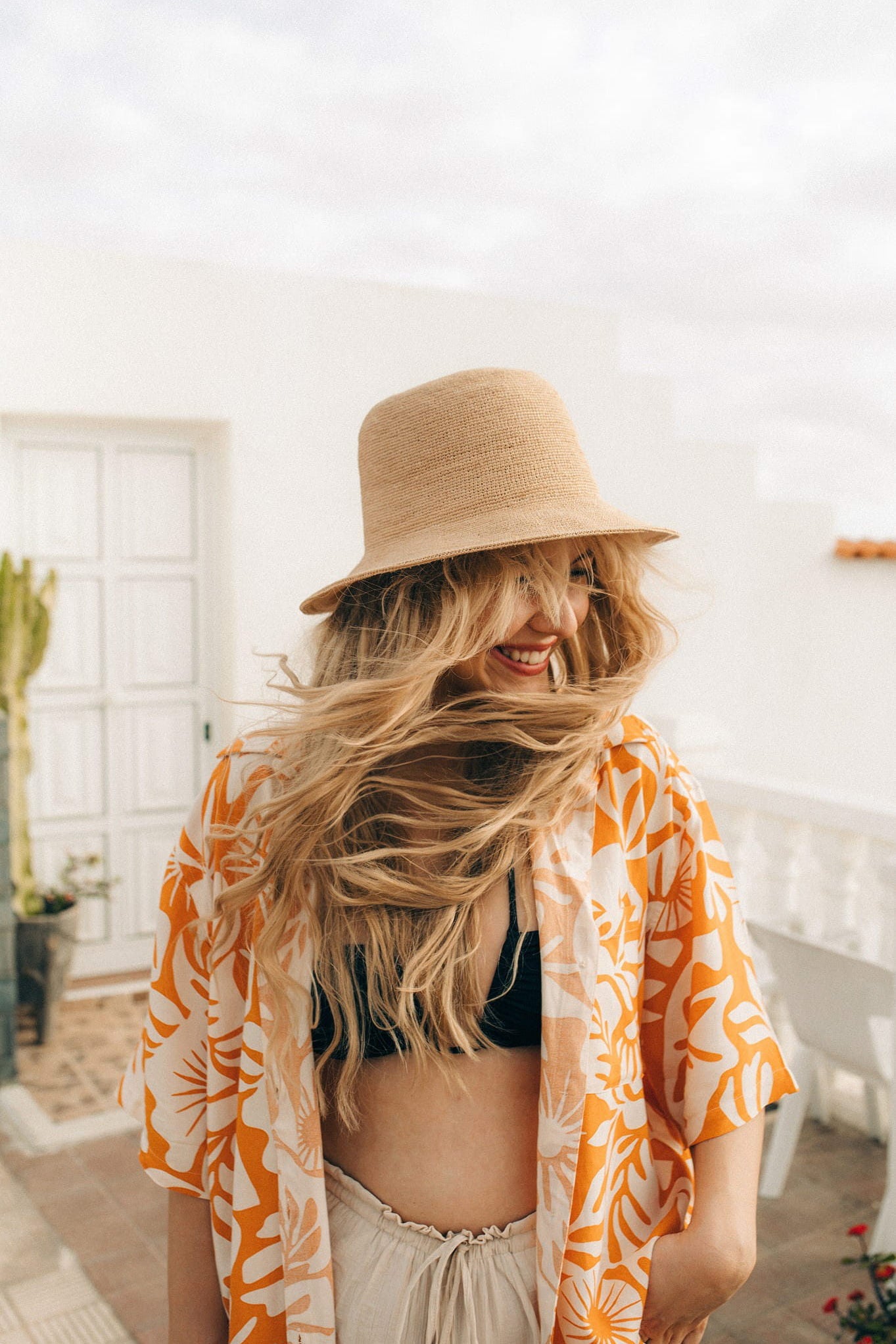 RAFFIA BUCKET
