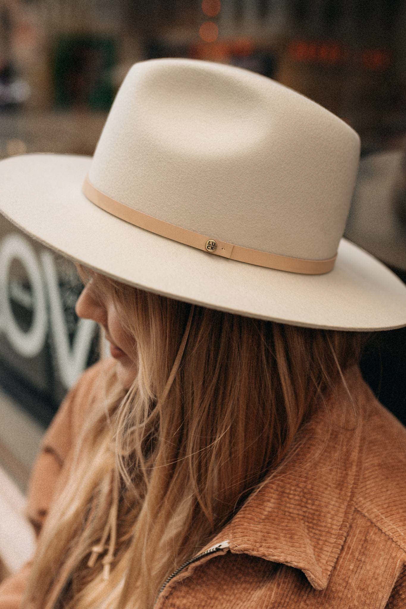 ADVENTURE HAT