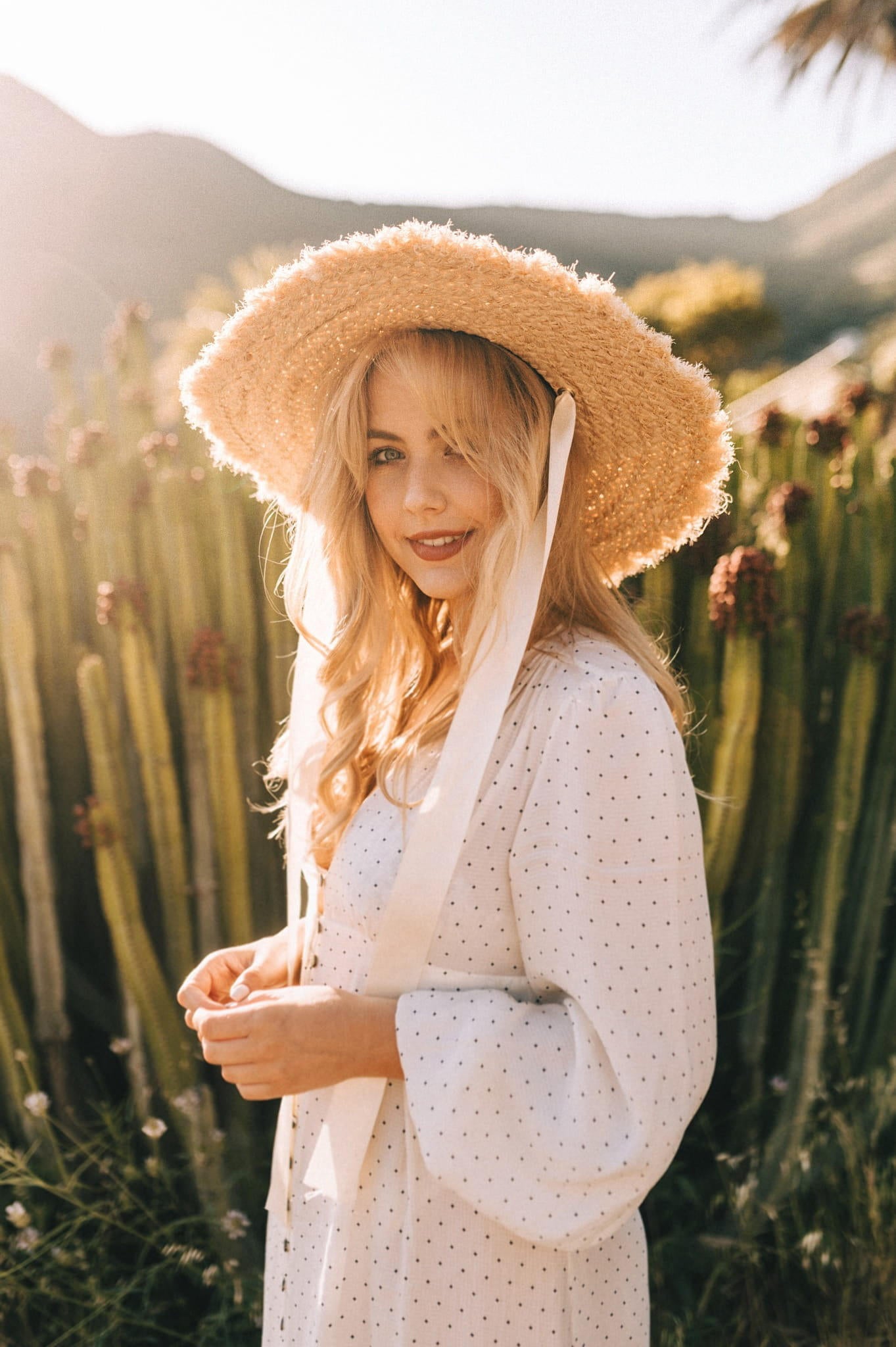 ROMANTIC FEDORA