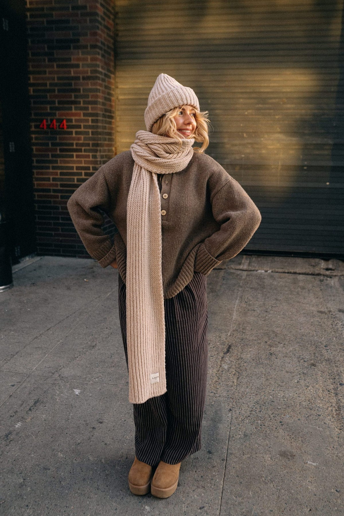 FLUFFY BEIGE SCARF