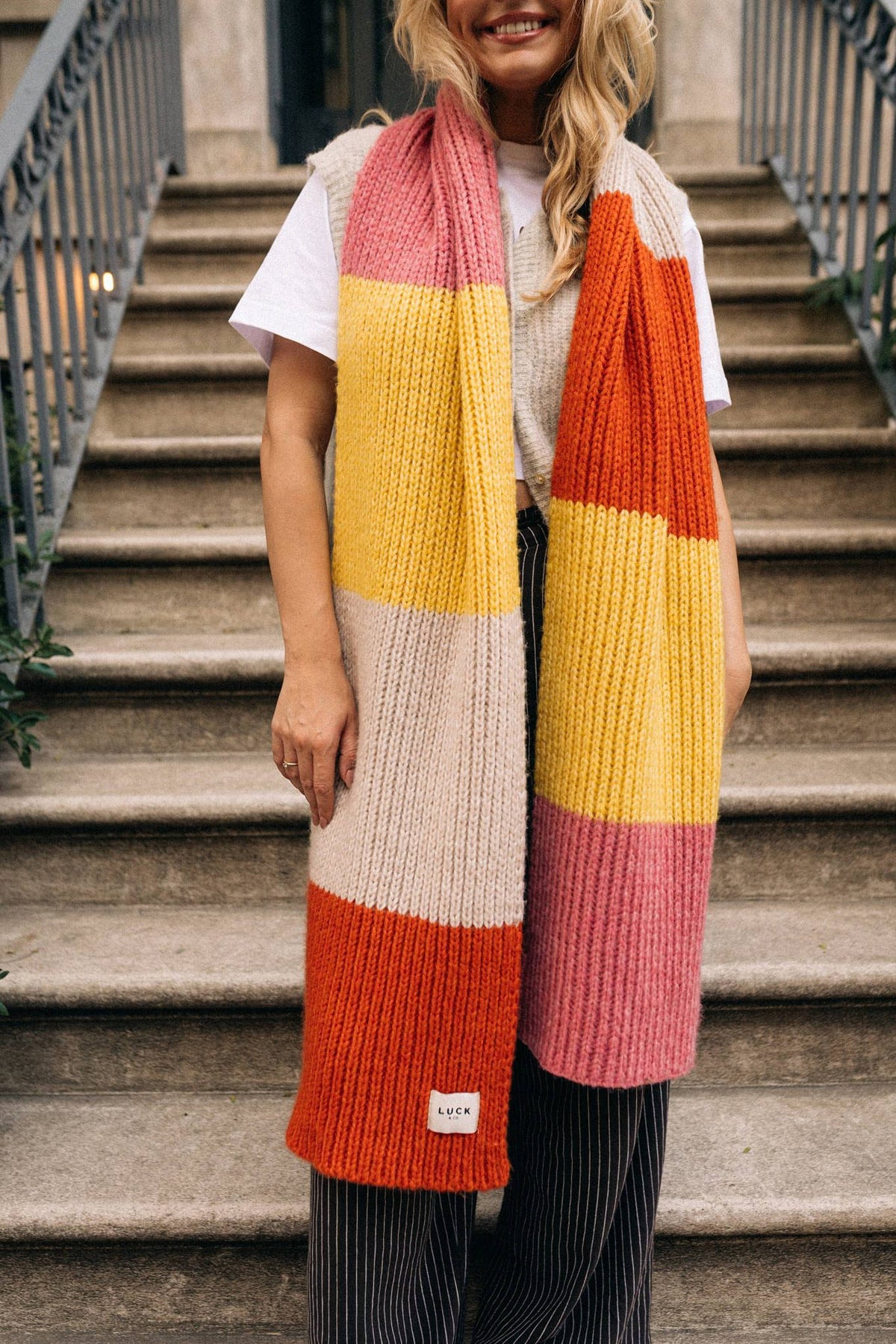 FLUFFY SMILEY SCARF